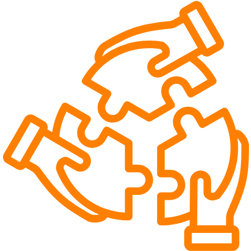 Manos uniendo piezas de rompecabezas